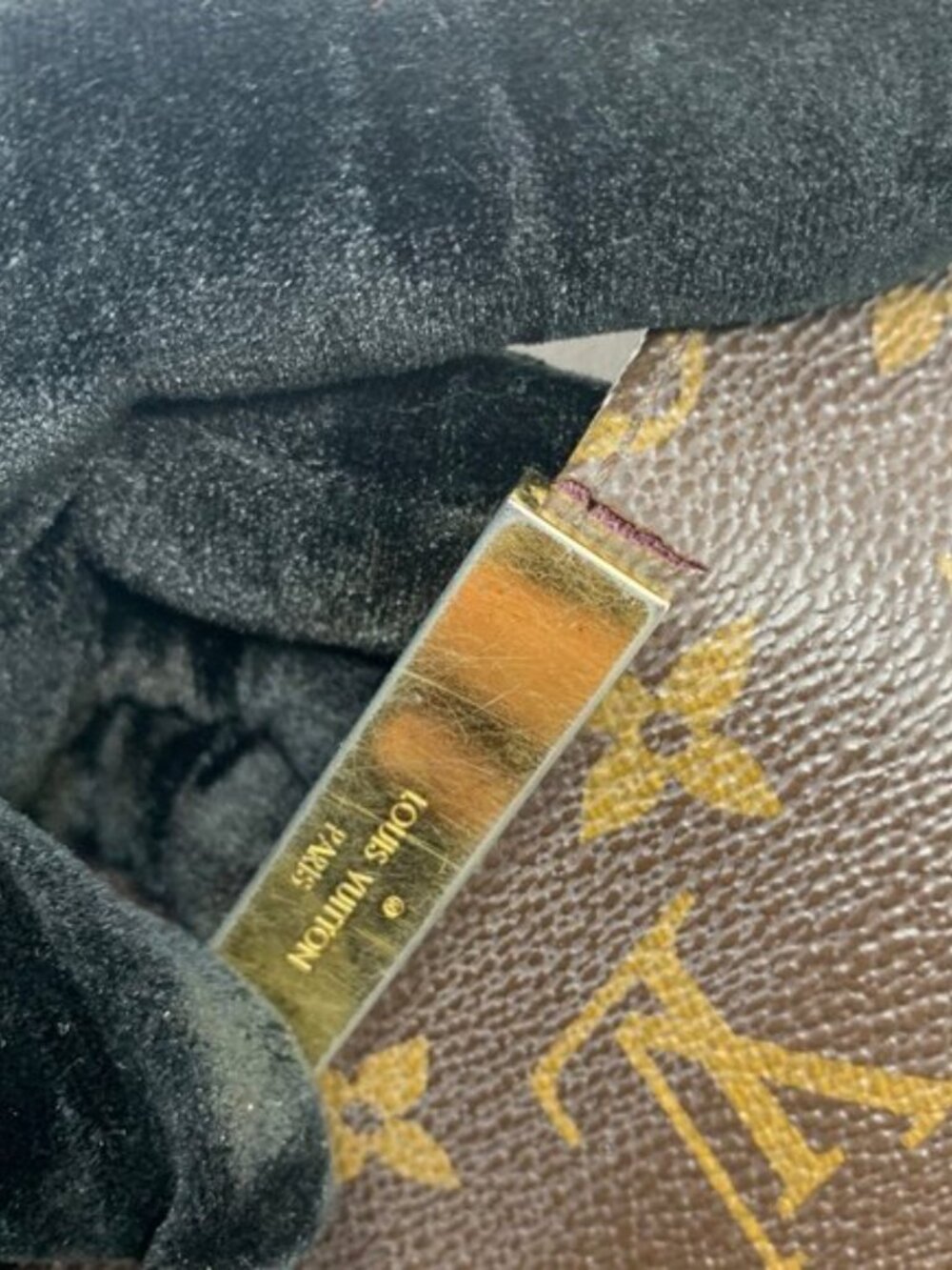 LOUIS VUITTON Monogram Favorite MM Crossbody Bag - Picture 15 of 16